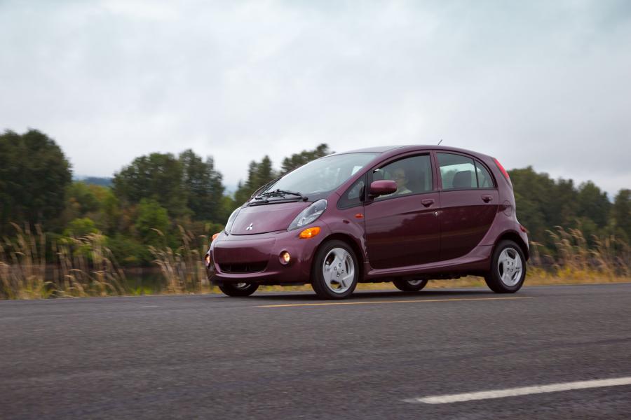  Mitsubishi i-MiEV 2012 года  (US) (фото 115 из 234)